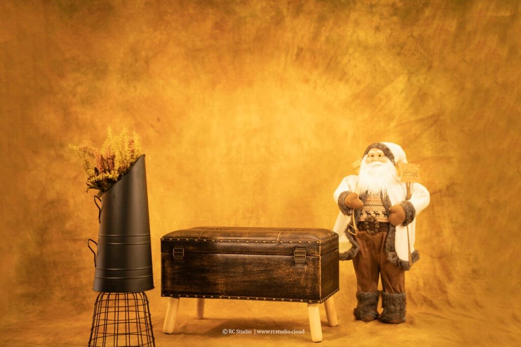 Santa's royal beige